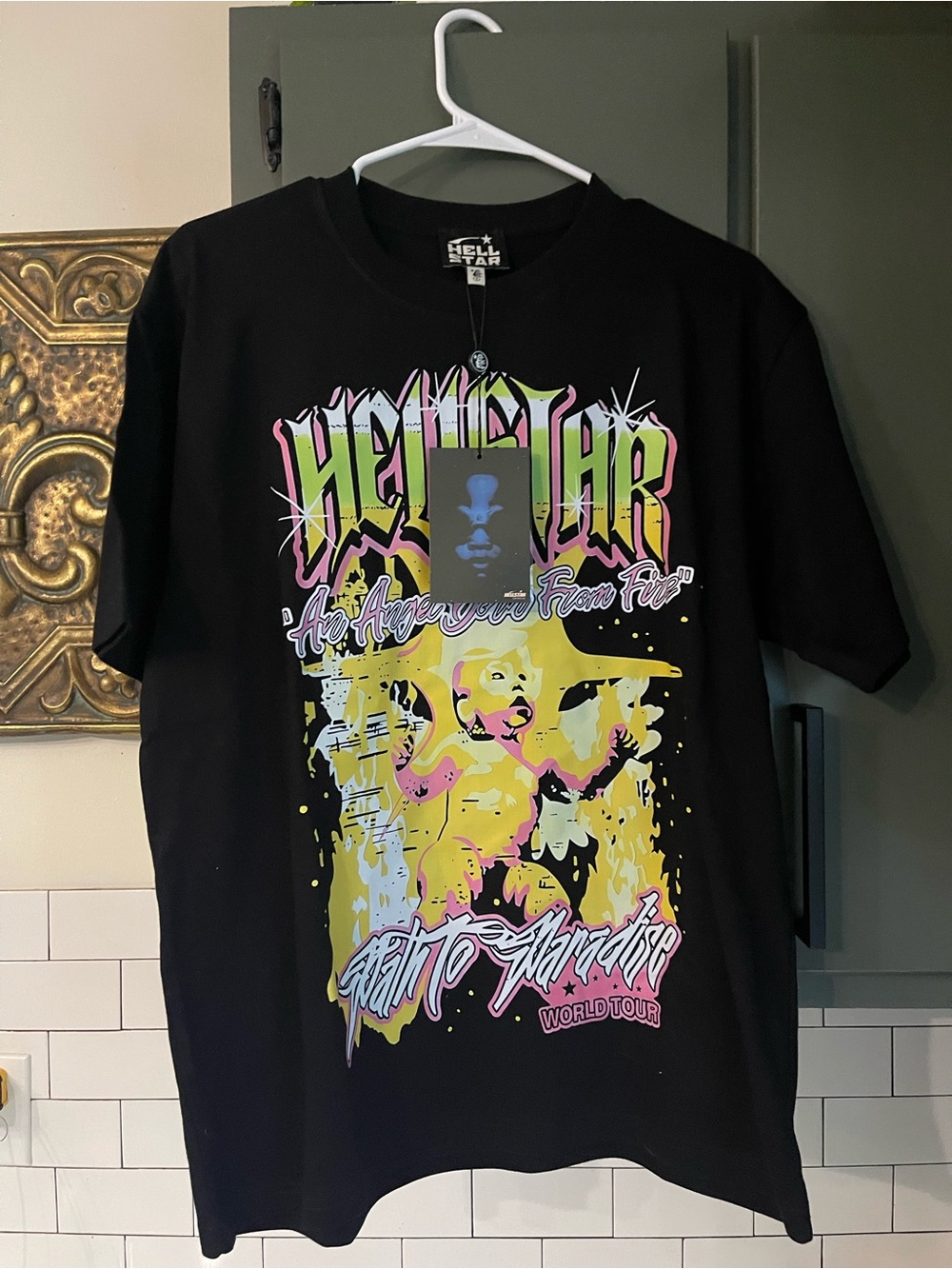 Men’s Graphic Design Tee Size S.